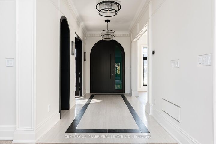 Photo de la propriété: 517 Stafford Drive ON L6L 4M4