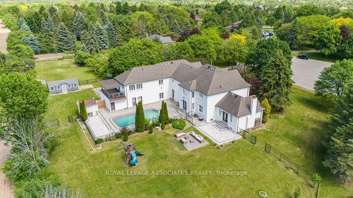 69 Raeview Drive — photo 1