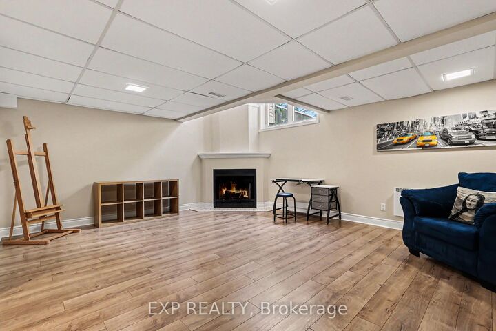 Property Photo: 1856 Summerfields Crescent ON K1C 7B7