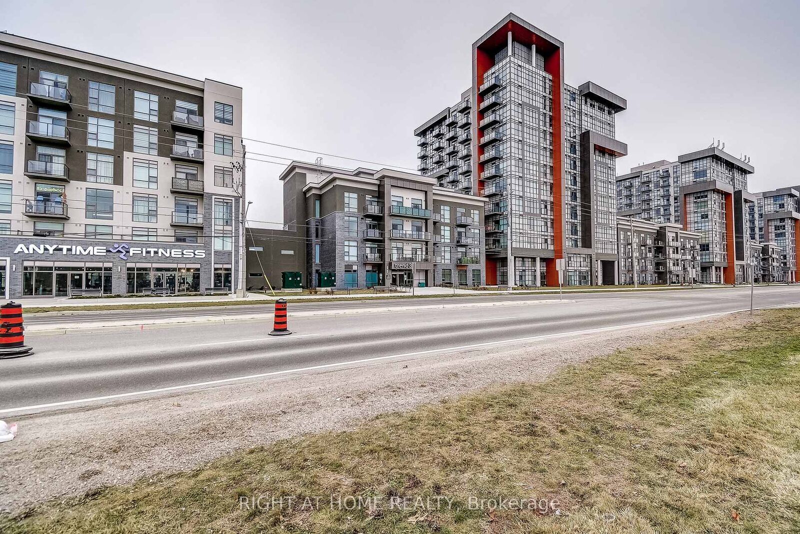 Property Photo: 470 Dundas Street E 604 ON L8B 2A6
