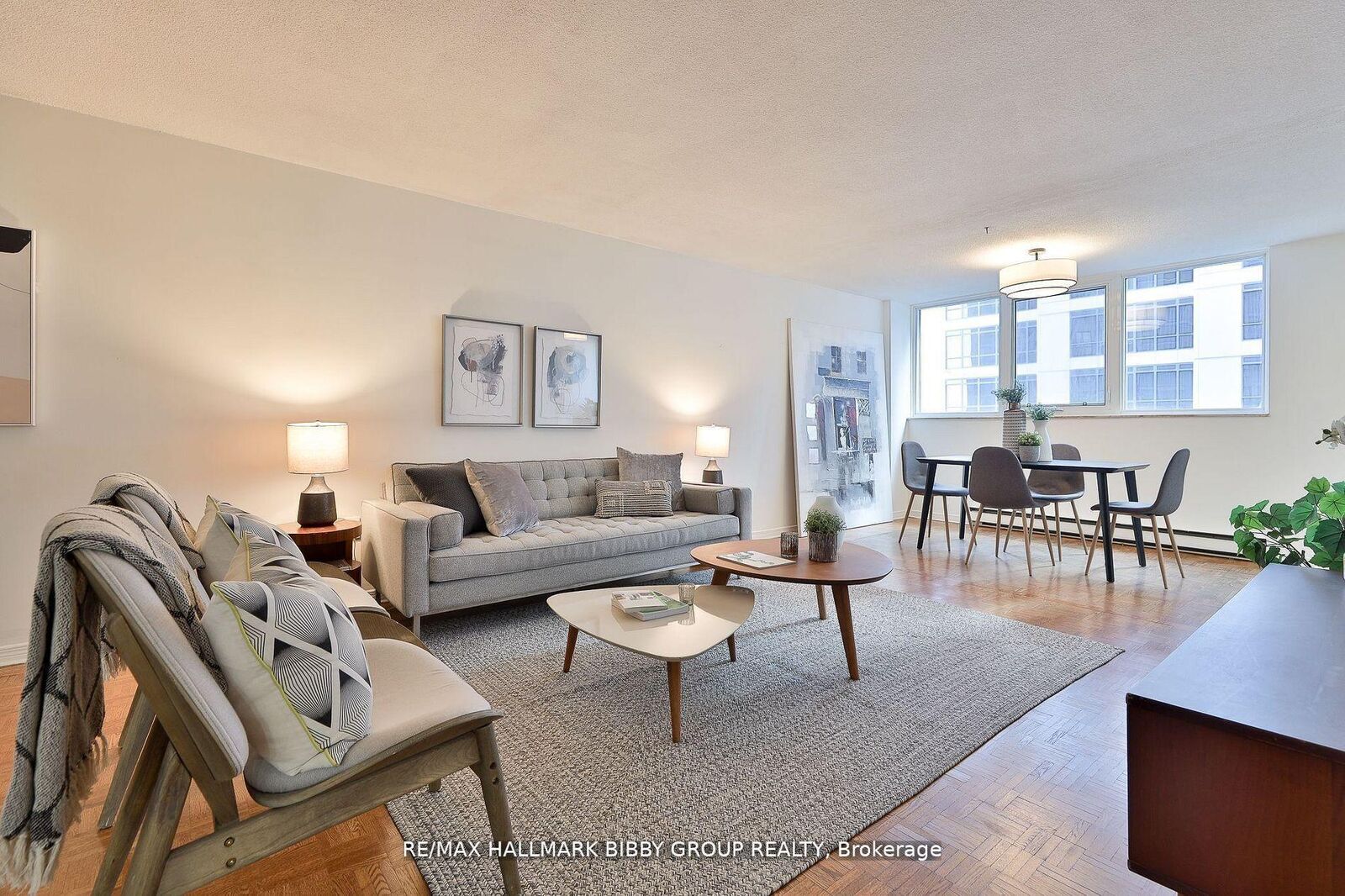 Property Photo: 360 Bloor Street E 1007 ON M4W 3M3