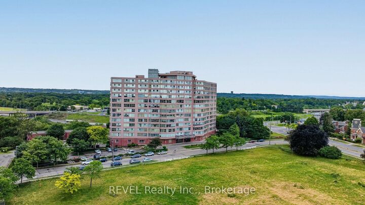 Property Photo: 7 Gale Crescent 207 ON L2R 7M8