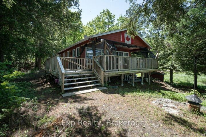 Property Photo: 40 Twin Shore Lane ON K0K 2M0