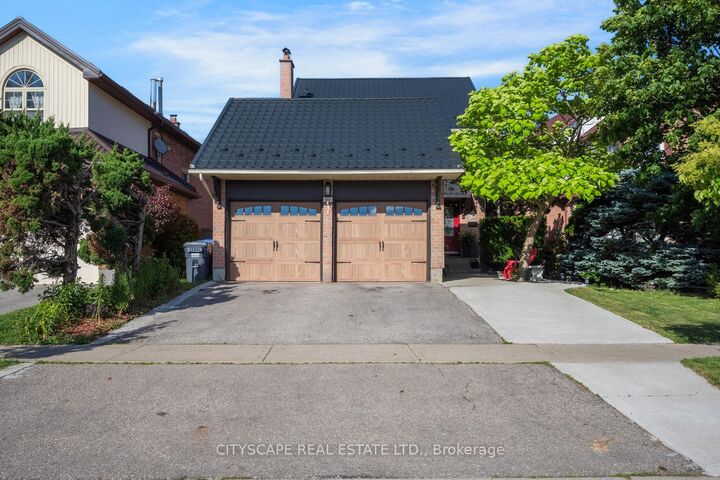 301 Kingsbridge Garden — photo 1