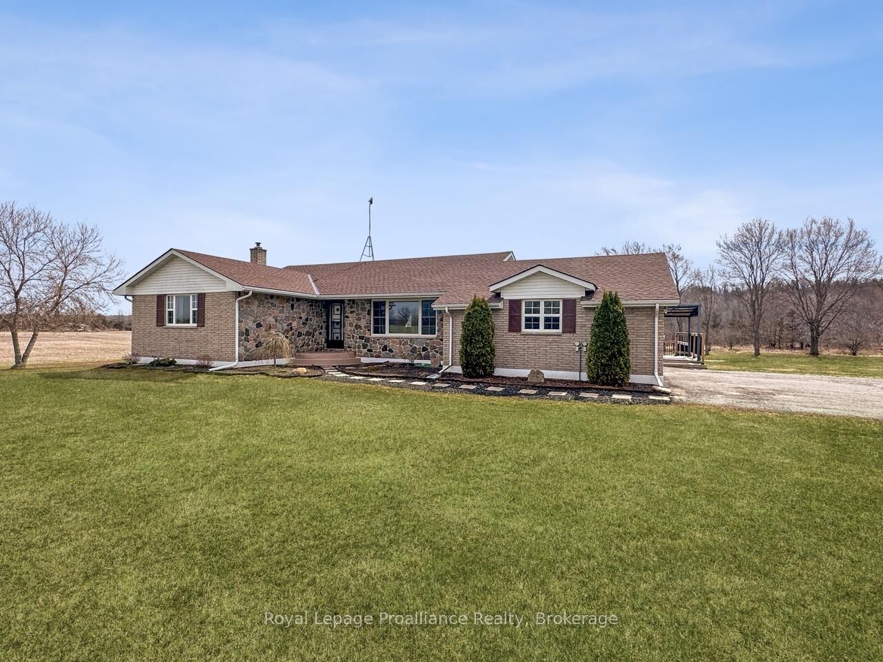 Property Photo: 305 Valley Road ON K0K 1A0