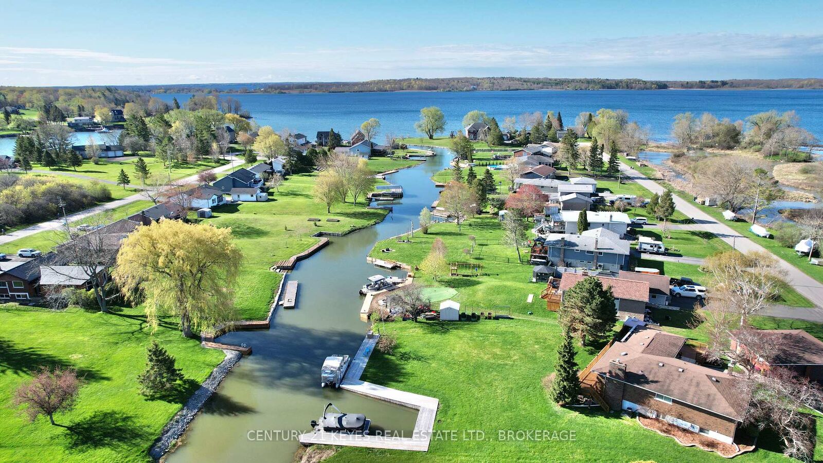 Property Photo: 38 Willowbank Road W ON K7G 2V5