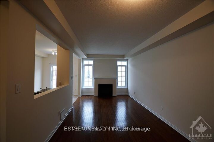 567 Ashbourne Crescent — photo 1