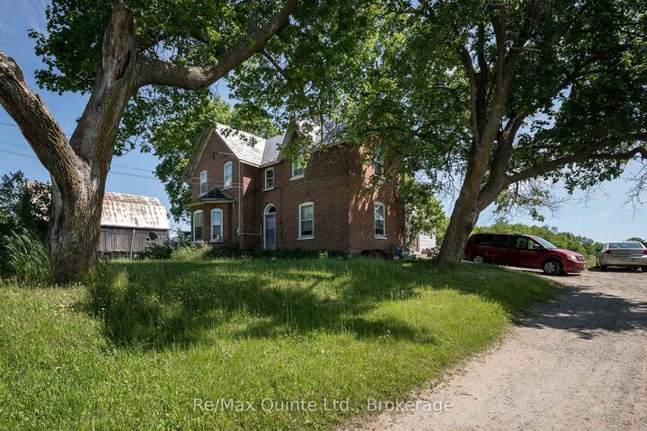 Property Photo: 10 Declair Road ON K0K 3J0