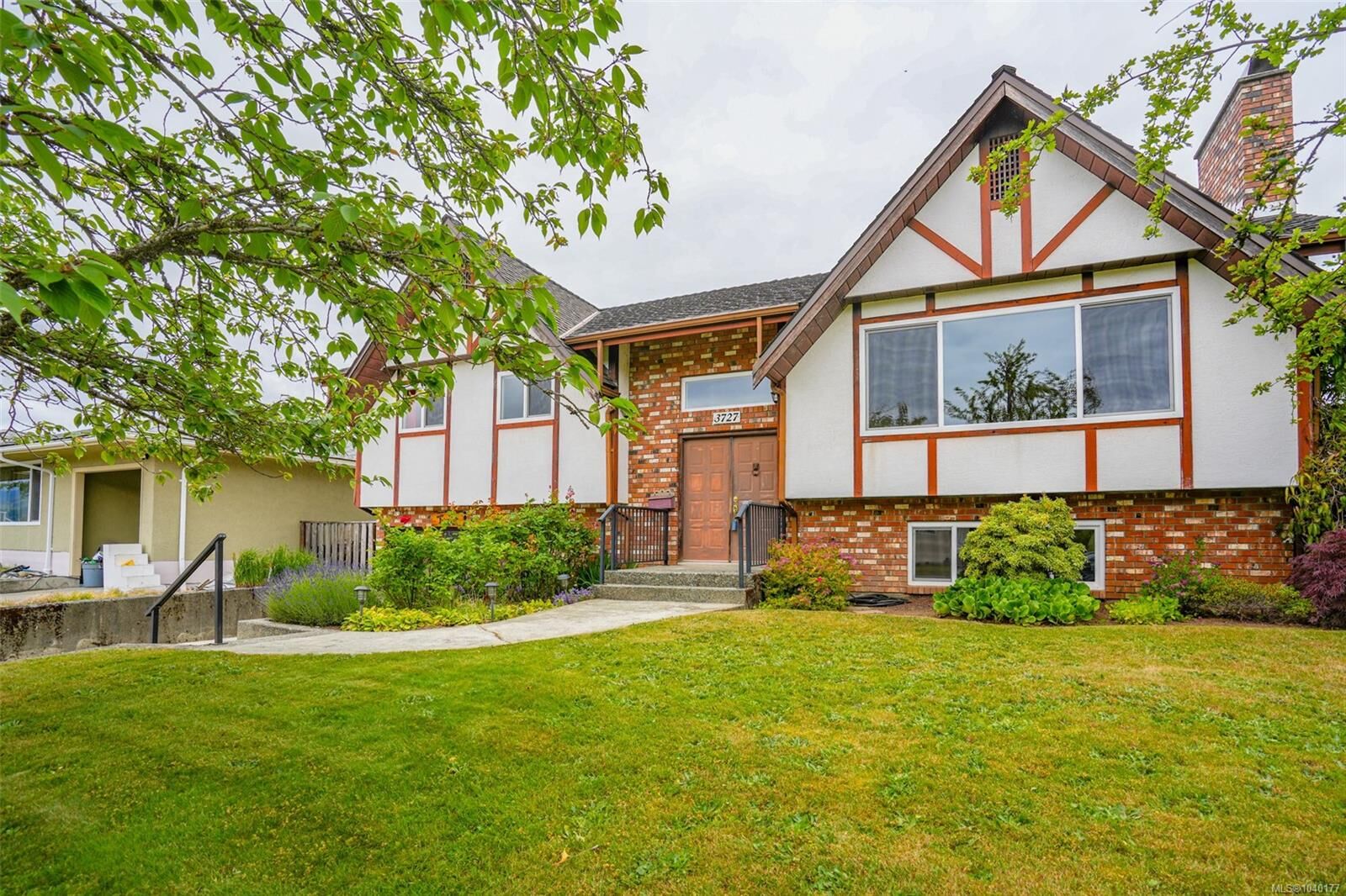 Property Photo: 3727 Maitland St BC V9Y 3X4