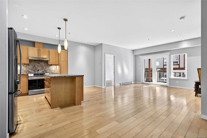 Property Photo: 6591 Lincroft Rd #202 BC V9Z 1M2
