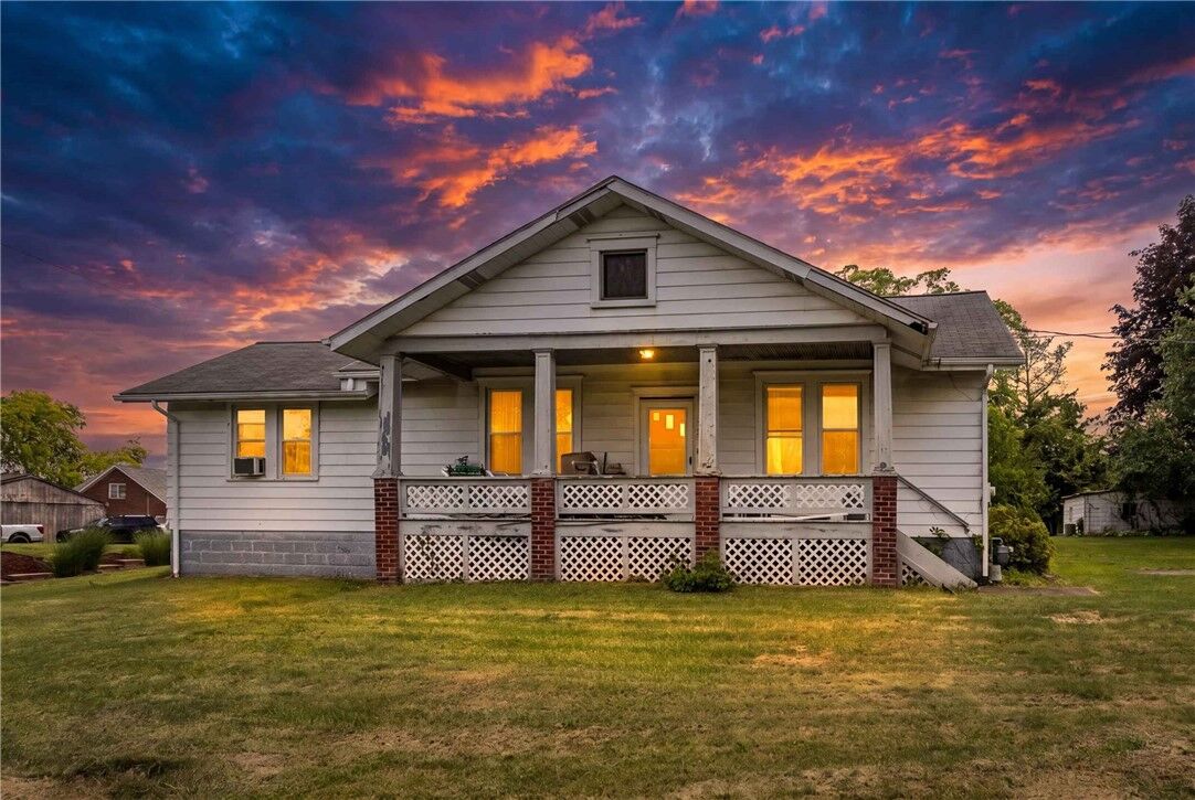 Property Photo:  103 Seibert Rd  PA 15108 