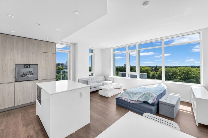 Property Photo: 6808 Minoru Boulevard 902 BC V6Y 0M7