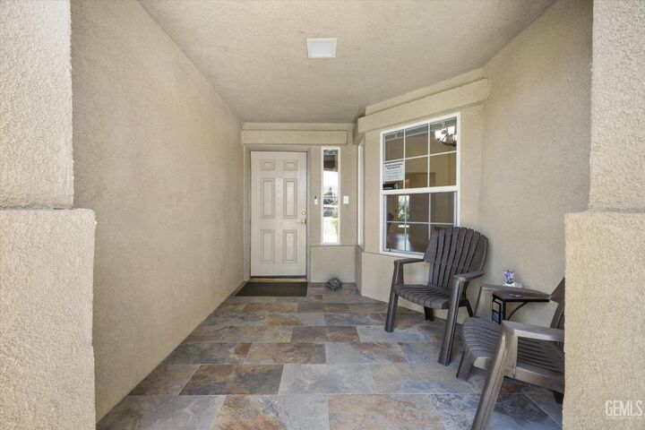 Property Photo:  5813 Ragusa Lane  CA 93308 
