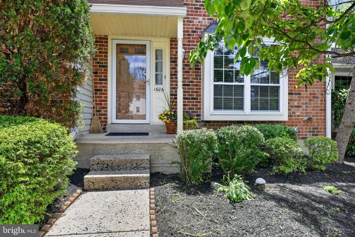 Property Photo: 1606 Countryside Lane PA 19403