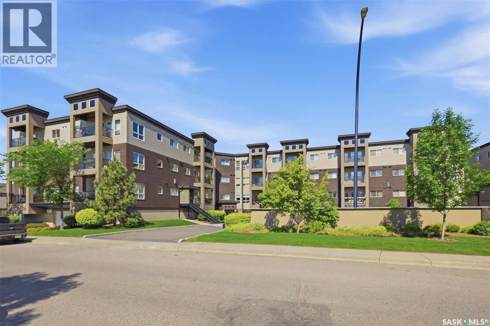 Property Photo:  318 115 Willowgrove Crescent  SK S7W 0N4 