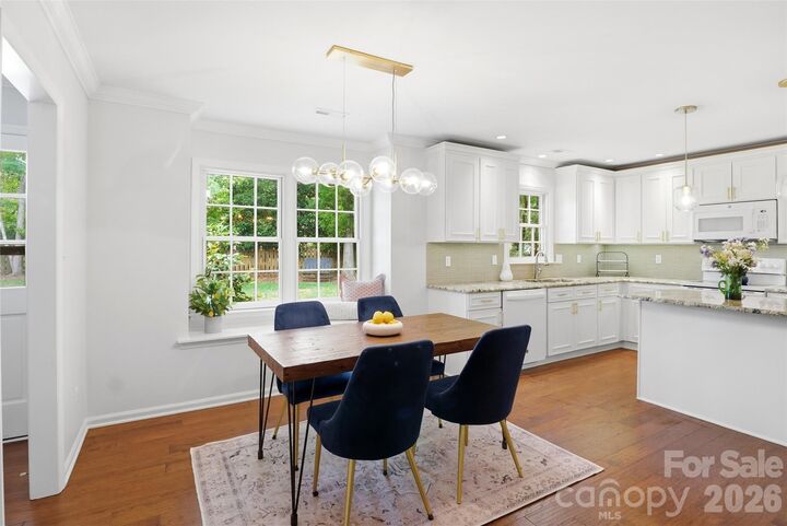 Property Photo: 516 Eastville Court NC 28105