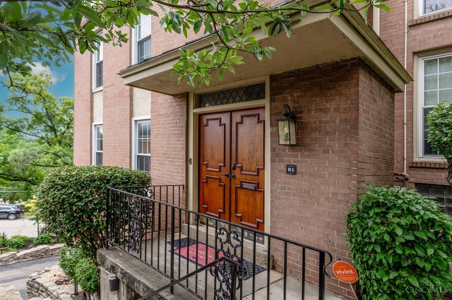 Property Photo:  854 Rue De La Paix  OH 45220 