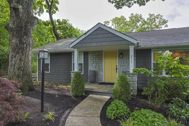 Property Photo: 211 Hilltop Lane OH 45215