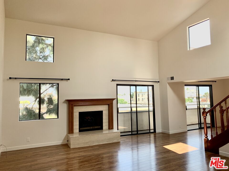 Property Photo:  12412 Texas Ave  CA 90025 