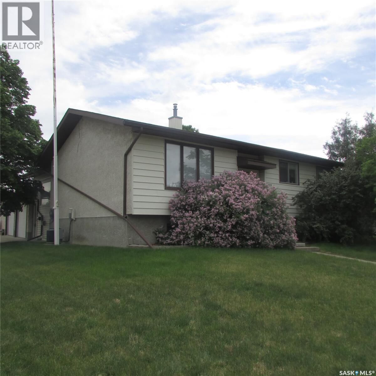 Property Photo:  3003 Doan Drive  SK S4V 1H6 