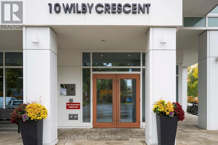 Property Photo:  10 Wilby Crescent 1704  ON M9N 1E5 