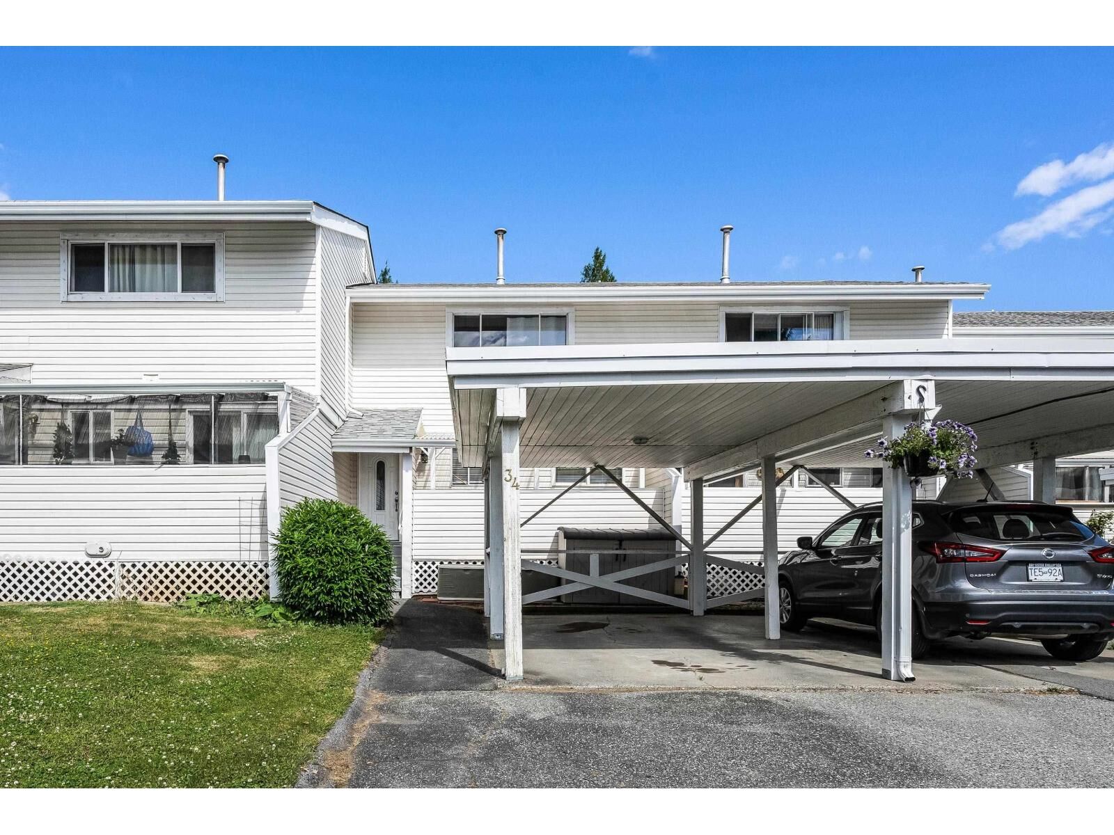 Property Photo: 45215 Wolfe Road 34 BC V2P 1V5
