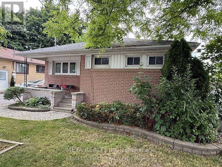 Property Photo: 313 Rossland Road West ON L1N 3H8