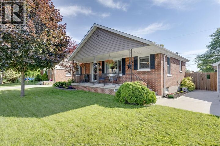 Property Photo: 2790 Randolph Avenue ON N9E 3C9