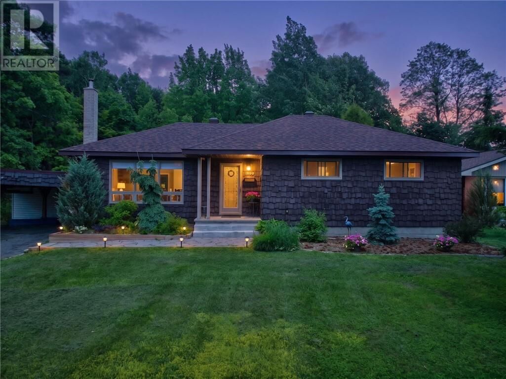Property Photo:  1800 Marie Avenue  ON P3E 2X8 