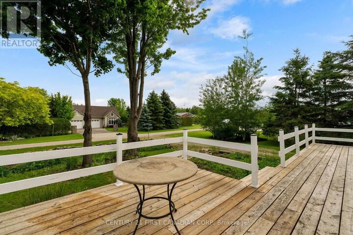 Property Photo:  33943 Sunnyridge Road  ON N0M 1N0 