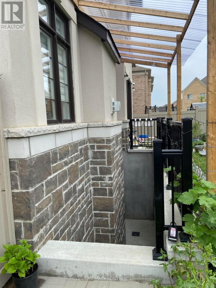 Property Photo:  143 Botelho Circle  ON L4G 3X3 