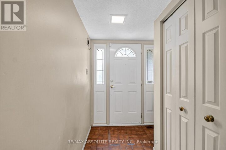 Property Photo:  32 Sage Crescent  ON K2J 1T4 