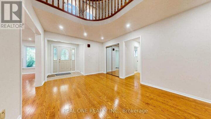 Property Photo: 2027 Roy Ivor Crescent ON L5L 3N7