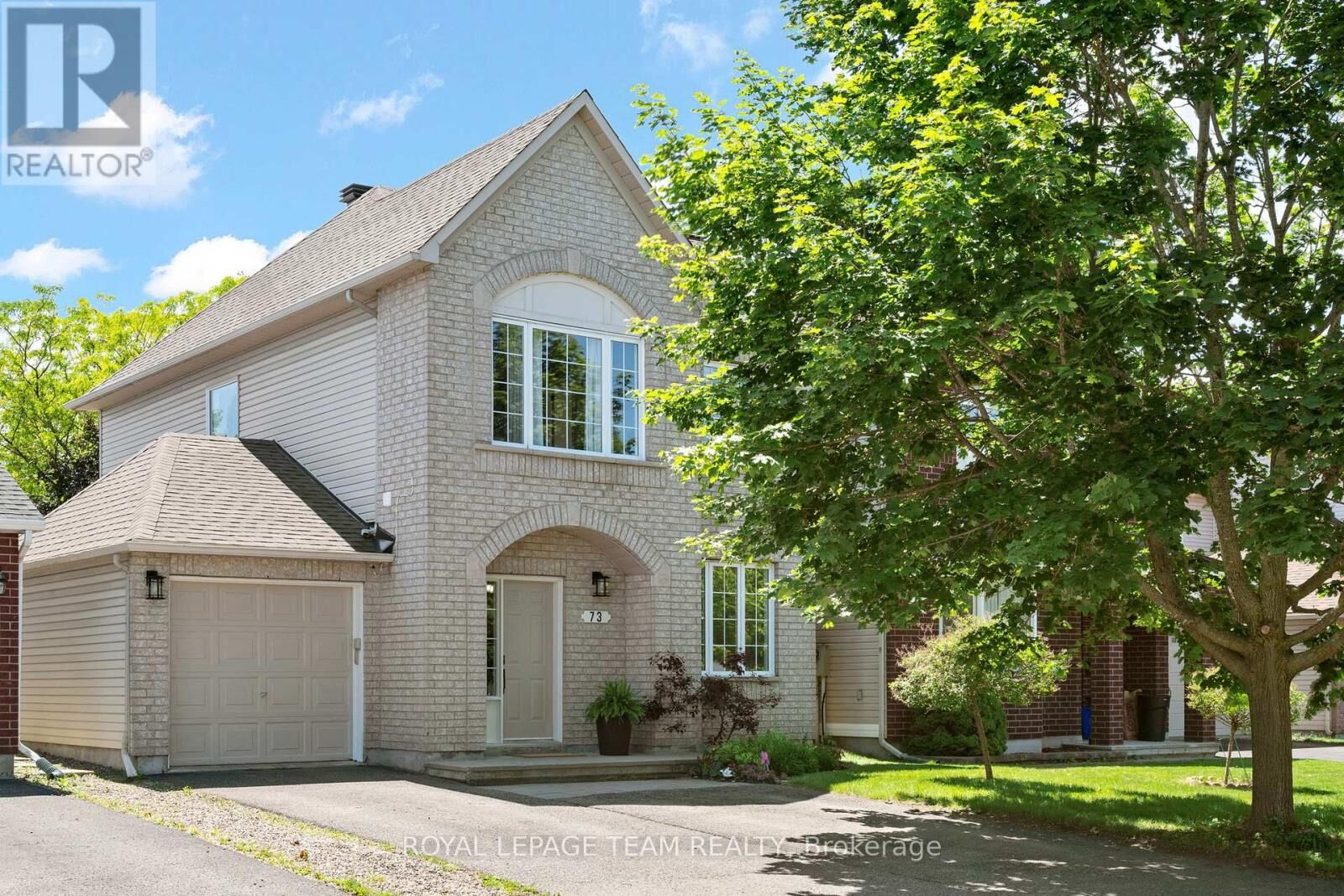 Property Photo:  73 Deerfox Drive  ON K2J 4V1 