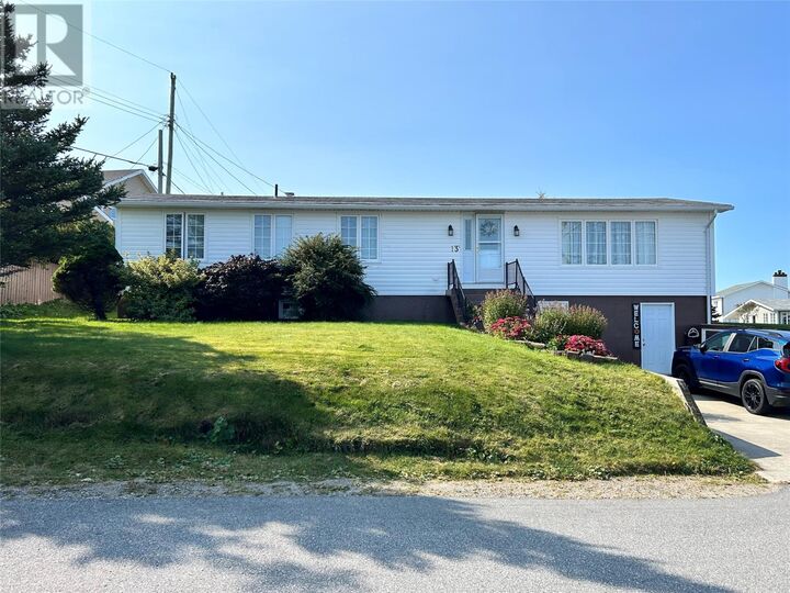 Property Photo:  13 Grandview Crescent  NL A0M 1C0 