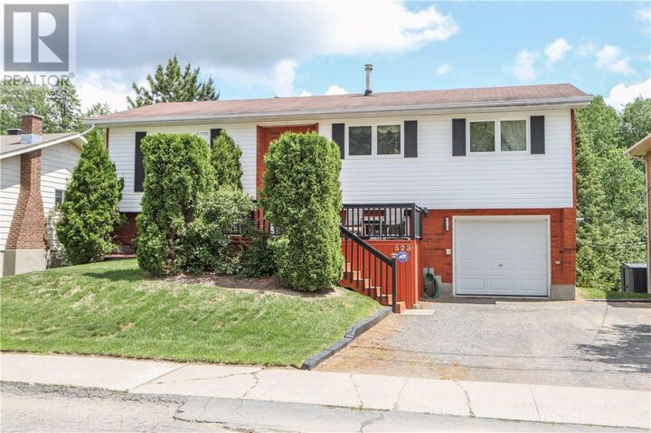 Property Photo:  523 Eastern Avenue  ON P3Y 1M9 