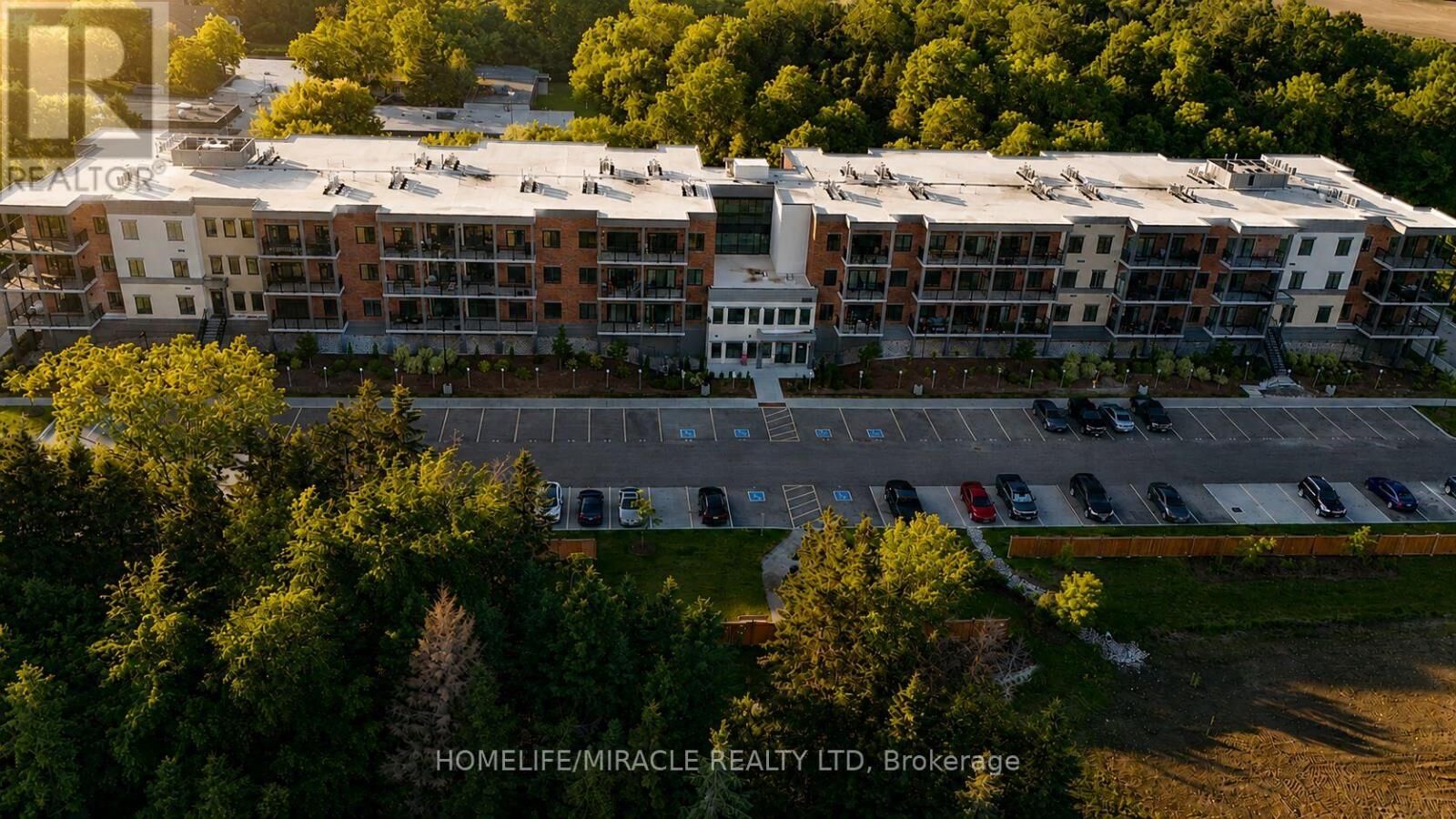 Property Photo:  121 Mary Street 322  ON L0M 1G0 