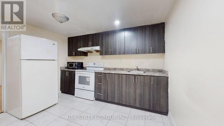 Property Photo:  49 Pepperell Crescent  ON L3R 3G9 