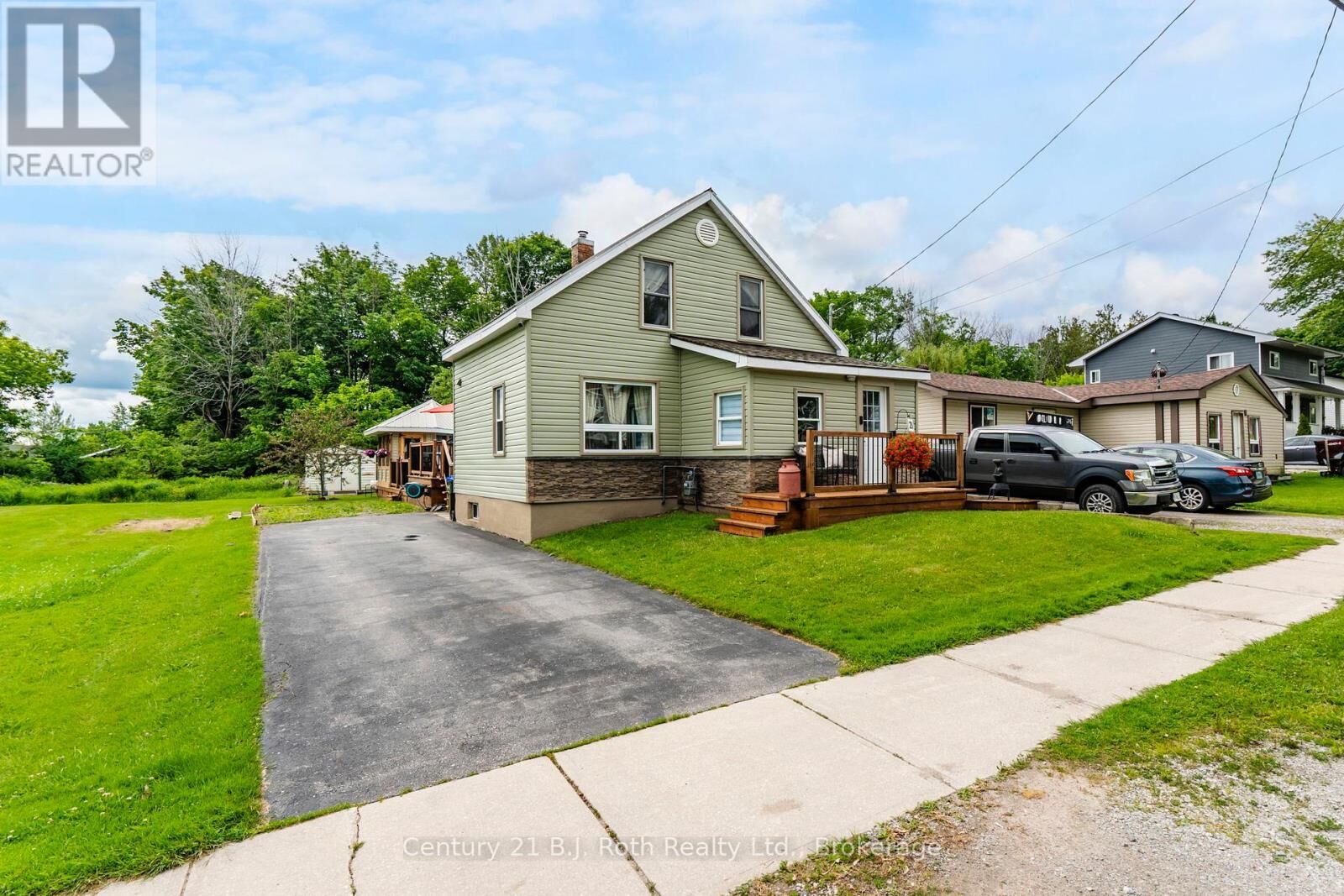 Property Photo:  21 Maple Street  ON L0K 2A0 