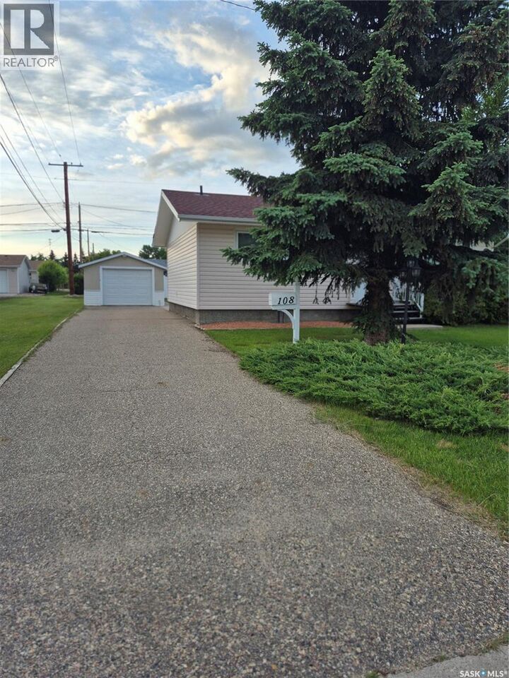 Property Photo: 108 Downey Street SK S0G 4V0