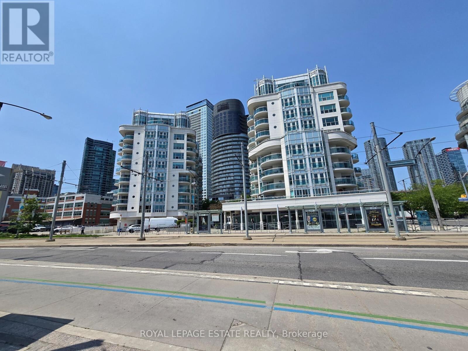 Property Photo: 600 Queens Quay West 632 ON M5V 3M3
