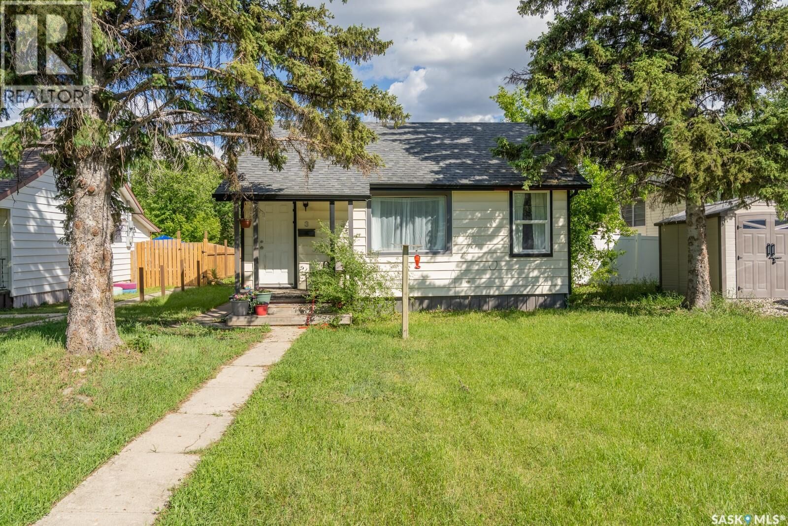 Property Photo: 3 Ingersoll Crescent SK S4T 5Y8