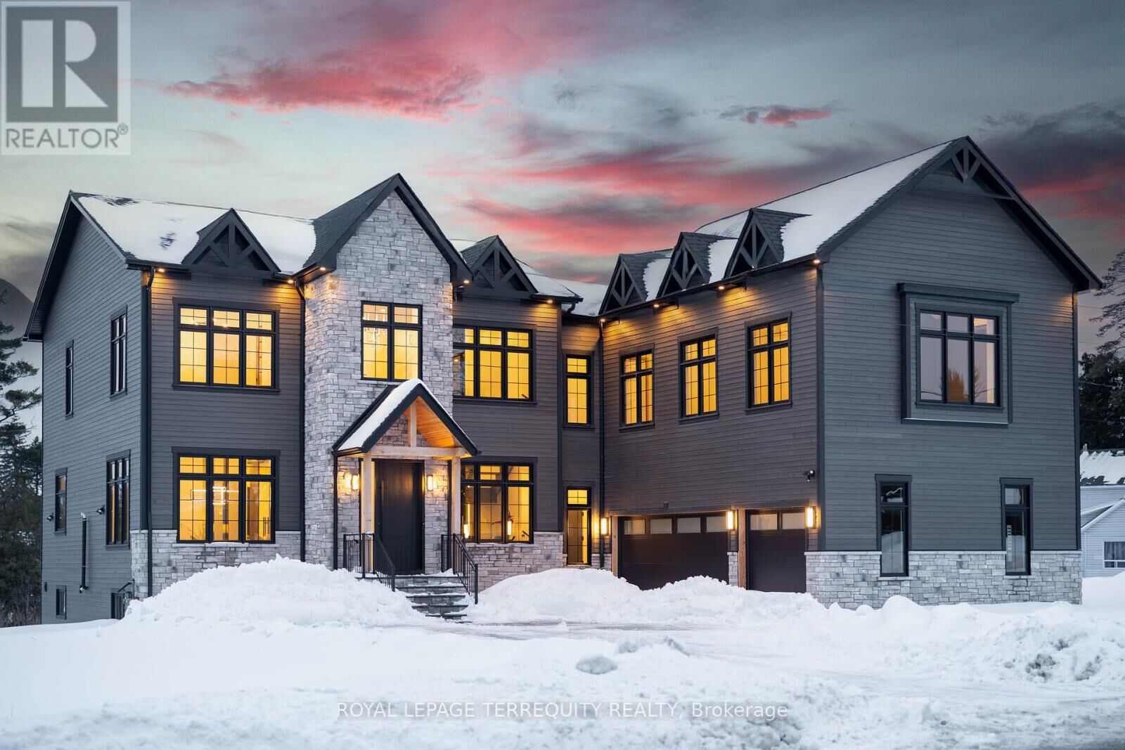 Property Photo:  17 Connor Drive  ON L4A 2Z1 