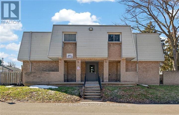 Property Photo:  17 Old Pine Trail 182  ON L2M 6P9 