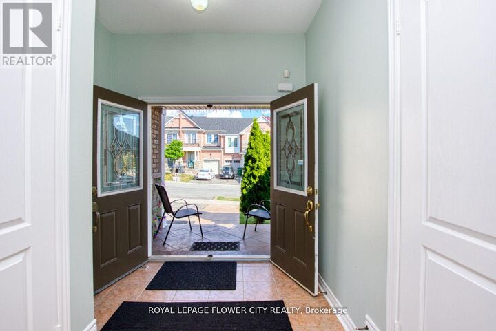 Property Photo:  18 Saint Eugene Street # Upper  ON L6Y 0K9 