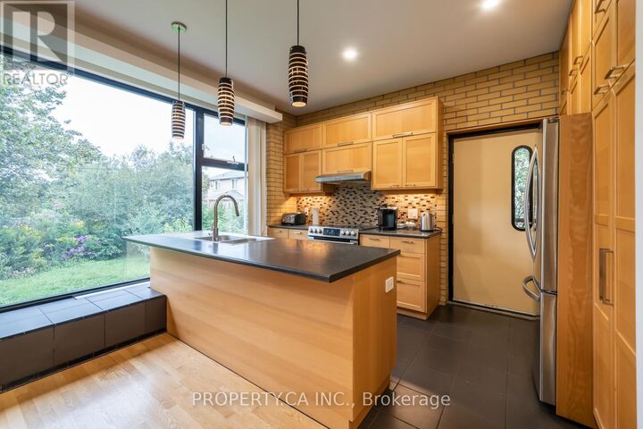Property Photo:  779 Willowdale Avenue Main  ON M2N 5B5 