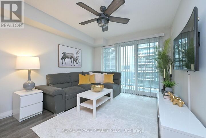 Property Photo: 53 Arthur Street South 614 ON N1E 0S6