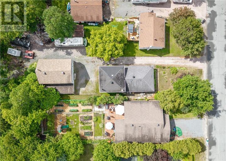Property Photo:  98 Ridgemount Avenue  ON P3B 3W5 
