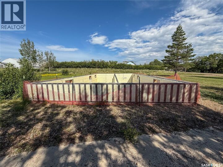 Property Photo:  313 2nd Avenue W  SK S0N 0N0 