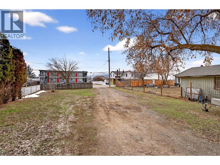 2135 Merritt Avenue — photo 1
